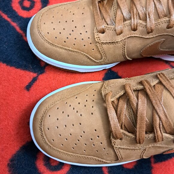 %Size 7 1/2 Women's Nike Dunk High Premium Pecan Brown White DX2044-200 A 14 - Picture 8 of 12